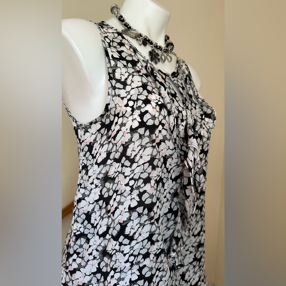Ellie Black White Pink Floral Sleeveless Front Ruffle Blouse Sz S Sleeve… - Picture 6 of 11
